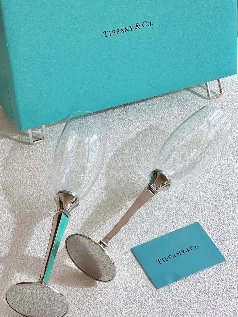 TIFFANY GLASSWARE SET WINE 0520